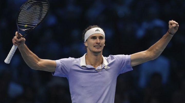 Zverev avanza a semifinales de las ATP Finals y Alcaraz está en el limbo