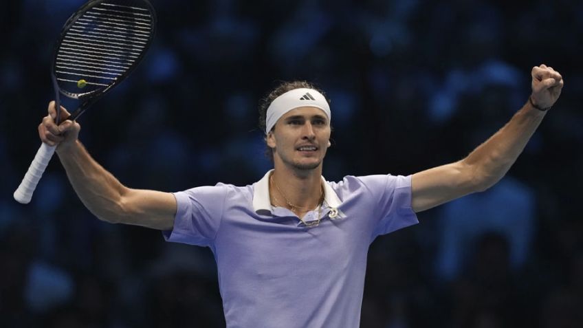 Zverev avanza a semifinales de las ATP Finals y Alcaraz está en el limbo