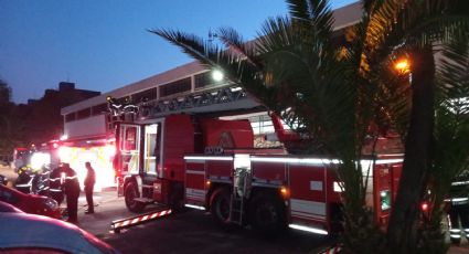 Se registra fuerte incendio en departamento de Tlatelolco; evacúan a 50 personas