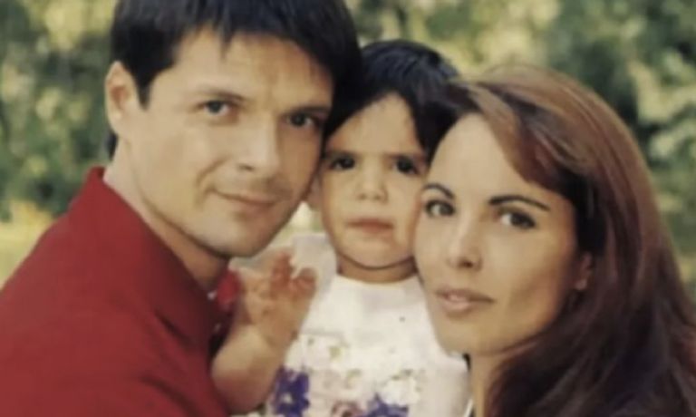 Ariel López Padilla y Mariana Levy con su hija María