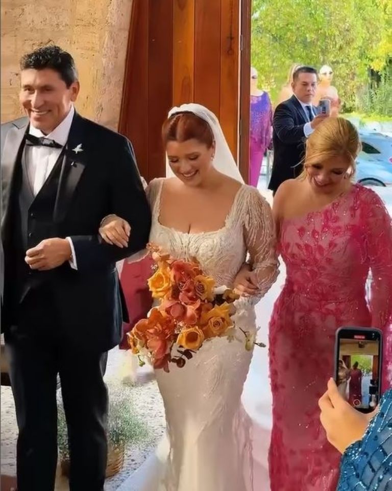 La hija de César Lozano se casó este fin de semana