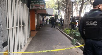 VIDEO: Localizan indigente muerto en la alcaldía Cuauhtémoc, estaba sobre cartón