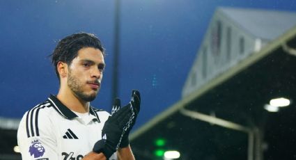 VIDEO: Raúl Jiménez hace el ridículo al fallar gol cantado con el Fulham