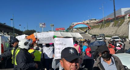 Manifestantes BLOQUEAN la Autopista México-Querétaro HOY martes 26 de noviembre