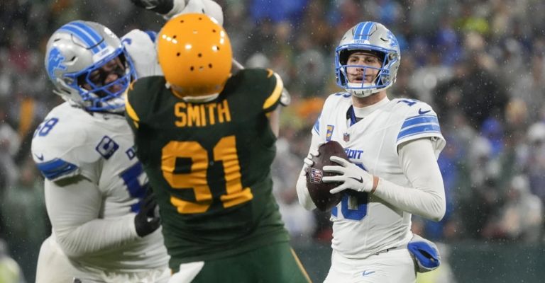 Goff busca a quien enviarle el ovoide