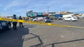 Foto ilustrativa de la nota titulada Conductor era perseguido y se resguarda en mercado de Culiacán; le disparan a su auto