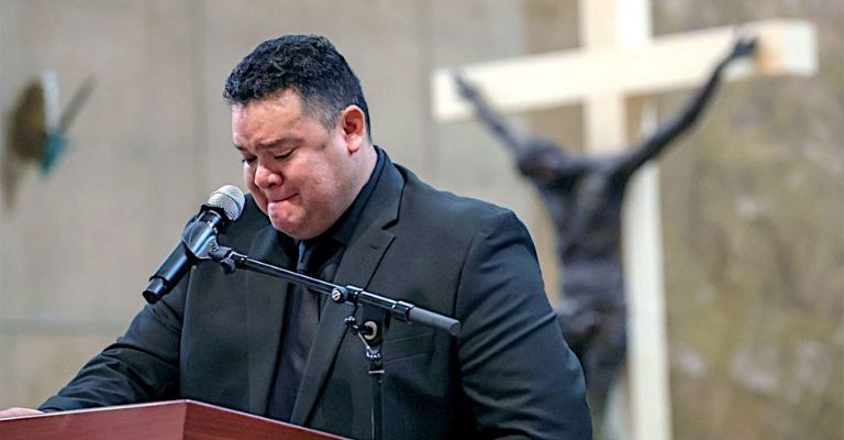 Su hijo brindó un emotivo mensaje