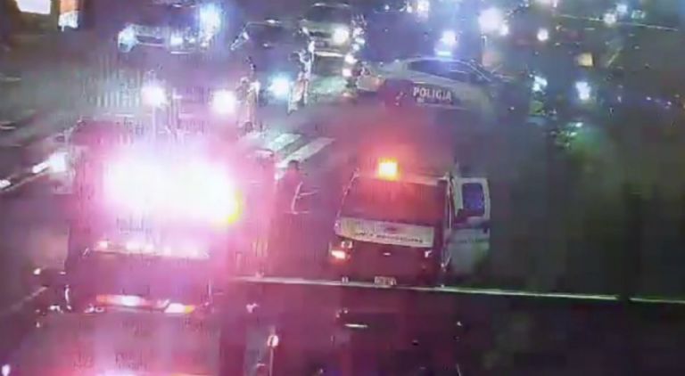 Autoridades se movilizan por volcadura en la colonia del Valle. Foto: Facebook