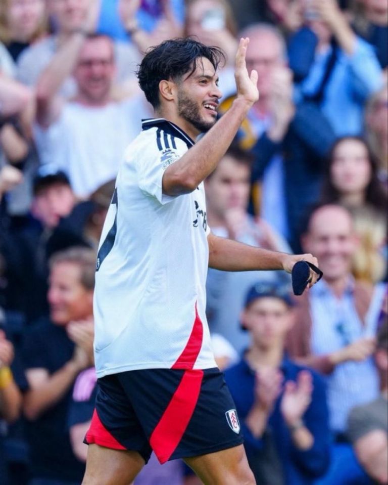 Raúl Jiménez brilla con el Fulham