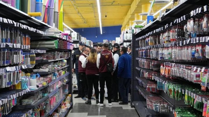 Cierran tiendas chinas en Hermosillo; confiscan productos valuados en 150 millones de pesos