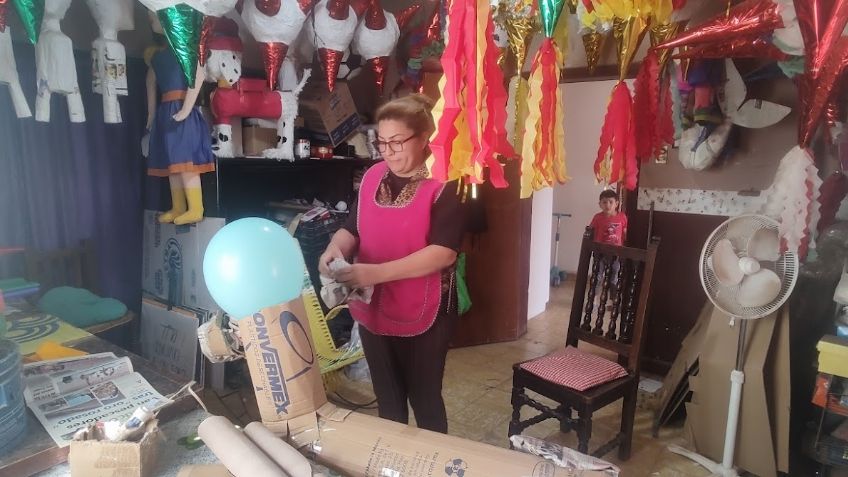 Ciudad Obregón: Isabel, artesana que mantiene viva la tradición de las piñatas