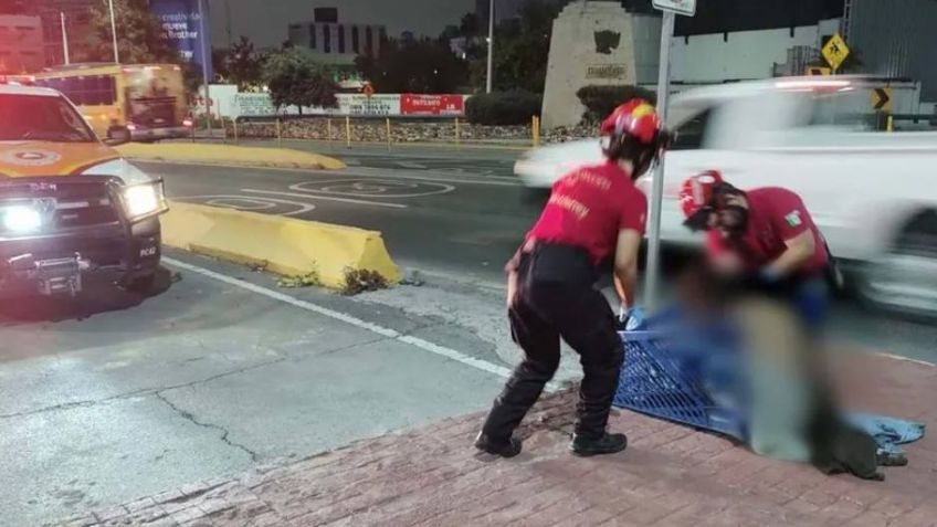 Indigente muere de forma repentina en el centro de Monterrey; autoridades investigan