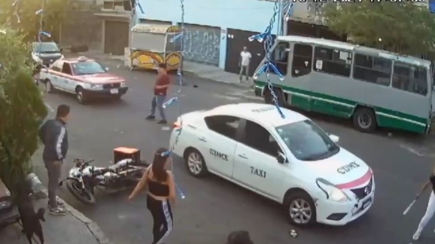 VIDEO: Así fue como taxistas de Coyoacán atropellaron y mataron a hombre tras fuerte riña