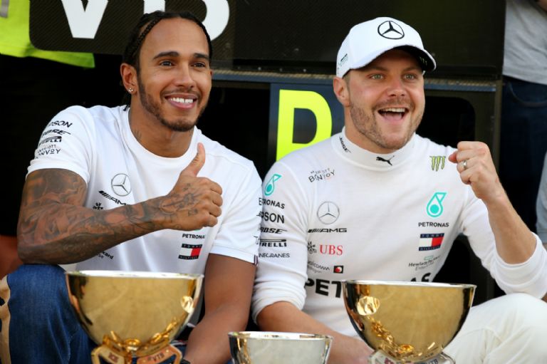 Bottas regresa a Mercedes para 2025