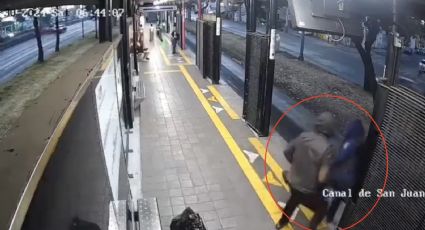 (FUERTE VIDEO) Hombre intenta asesinar a mujer policía: La arrojó al paso del Metrobús