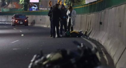 Motociclista iba a exceso de velocidad, chocó con un muro y murió en Periférico Sur