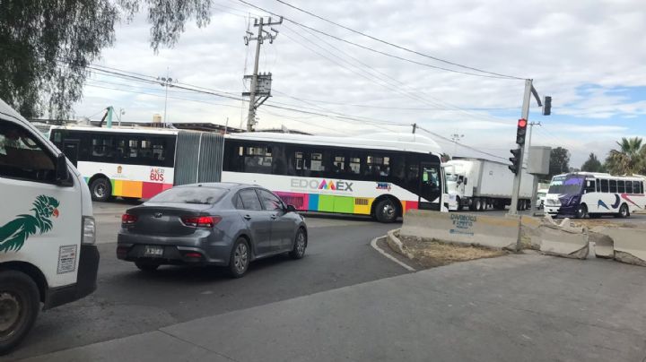 Caos en la López Portillo tras fatídico accidente de motociclista en Mexibús Lechería
