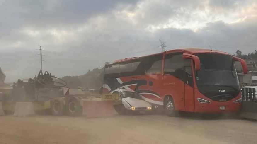 Caos en la autopista México-Puebla: Fuerte carambola a la altura de 'La virgen'
