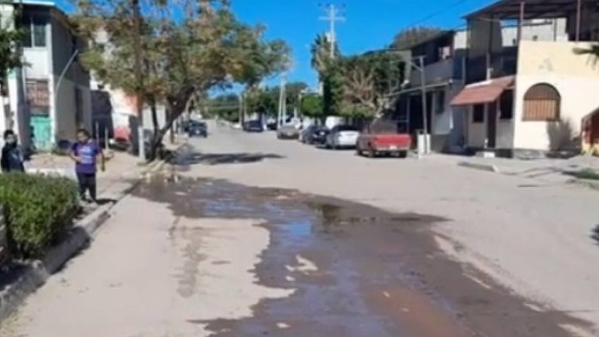 Guaymas: En el sector Colinas las calles están deterioradas por las fugas de agua