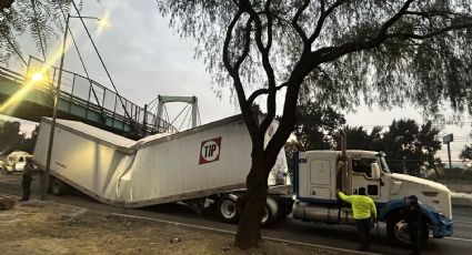 Caos en la Calzada Ignacio Zaragoza por accidente de Tráiler en La Concordia, en CDMX