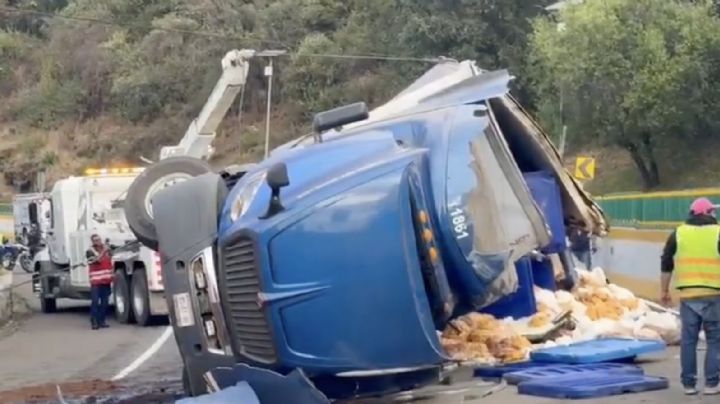 Precaución: Continúa caos en la autopista México-Cuernavaca esta Nochebuena 2024