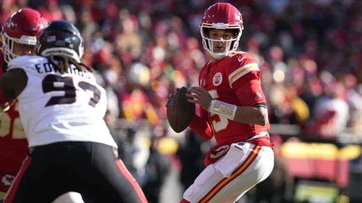 Los Chiefs visitan a Pittsburgh en busca de asegurar su ventaja de local en playoffs