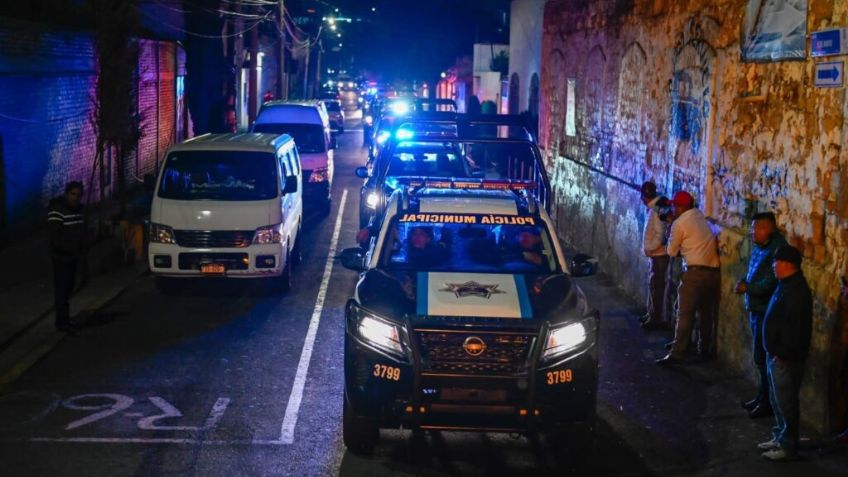 Sicarios ejecutan a balazos a sujeto en Naucalpan y abandonan su cuerpo en la calle