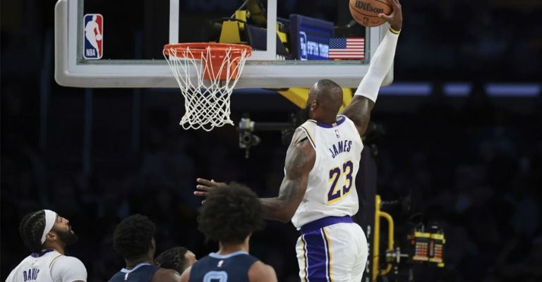 James llega en plenas facultades a los 40 años