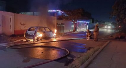 Ciudad Obregón: Al interior de un vehículo en llamas, localizan un cadáver calcinado