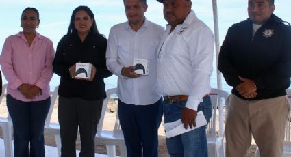 Buzos y pescadores de Huatabampo reciben brazaletes espanta tiburones