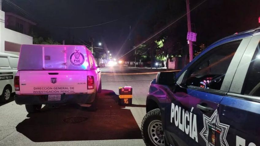 Sujetos armados persiguen a conductor y lo asesinan frente a un panteón en Culiacán