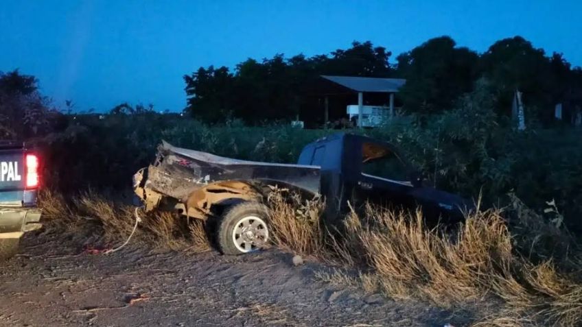 Accidente en Sinaloa: Un joven de Guasave pierde el control de su auto y sale del camino