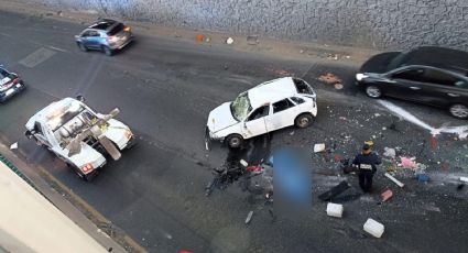 Caos en Periférico Norte por fatal accidente: Conductor cae de puente y su unidad lo aplasta