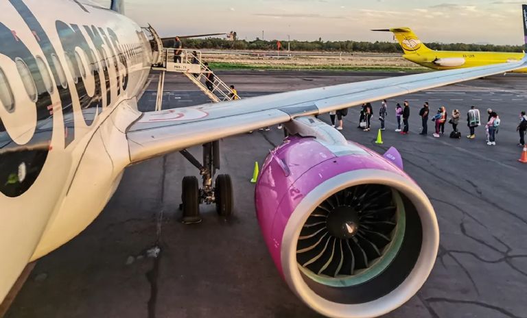 Intentan robar avión de Volaris