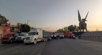 Caos en la México-Pachuca y en la México-Querétaro por bloqueos de transportistas