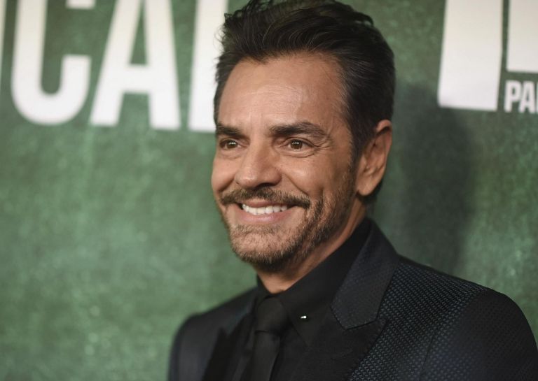 Eugenio Derbez envía deseos de Feliz Año Nuevo