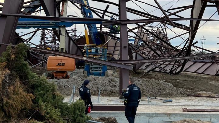 Tragedia: Colapsa hangar en construcción en Aeropuerto Estados Unidos; tres muertos