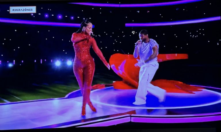 Super Bowl LVIII: Emoción y sorpresas se viven en el Show de Medio Tiempo con Usher