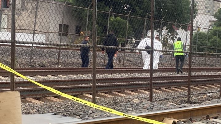 Hombre se arroja a las vías del Tren Suburbano en Azcapotzalco; suspenden el servicio