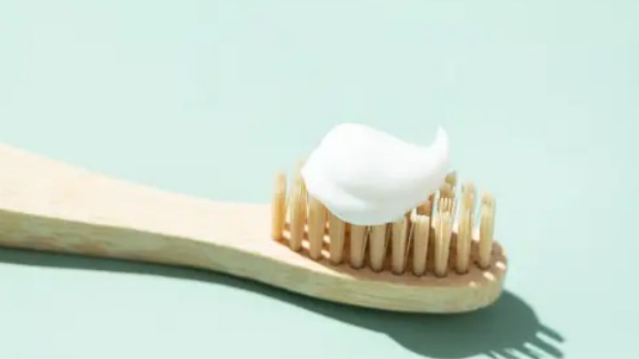 ¿Es buena idea aplicar pasta en tus granitos? Aquí respondemos si sirve para secarlos