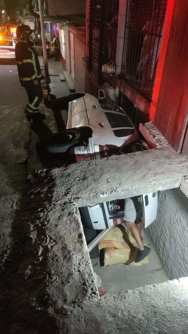 Hombres prensados en Azcapotzalco