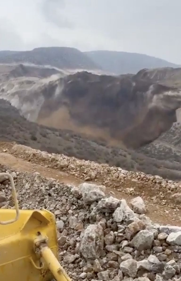 mina de oro se derrumba y sepulta a nueve personas en Turquía