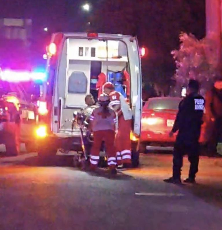 El hombre fue acribillado y trasladado a un centro médico