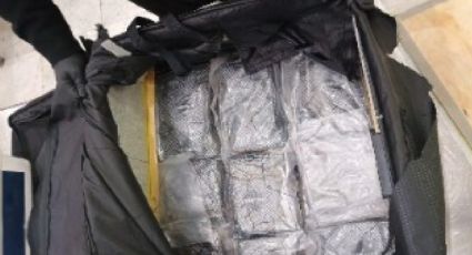 Incautan en el AICM más de 17 kilos de cocaínas; los escondían en 2 maletas