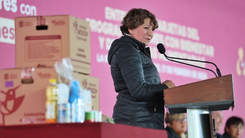 Delfina Gómez entrega tarjetas del programa Mujeres con Bienestar; Pagos inician pronto