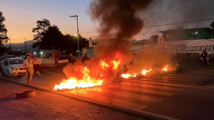Cuernavaca: Liberan a trailero que casi atropella a niña; vecinos crean caos en autopista