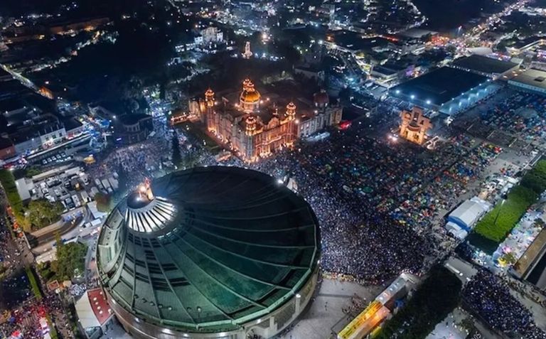 Peregrinos en la Basílica de Guadalupe