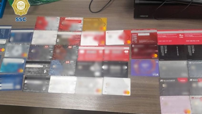 Caen cuatro 'Desplazadores' con más de 40 tarjetas bancarias en CDMX