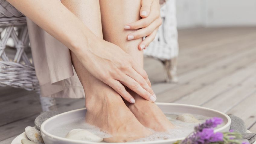 Baño de pies con bicarbonato de sodio; elimina callos, olores y hongos