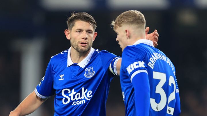 Premier League reduce castigo de puntos del Everton tras apelación del club